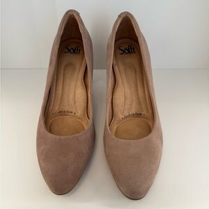 Sofft Tan Heels with Suede Finish and Elegant Design